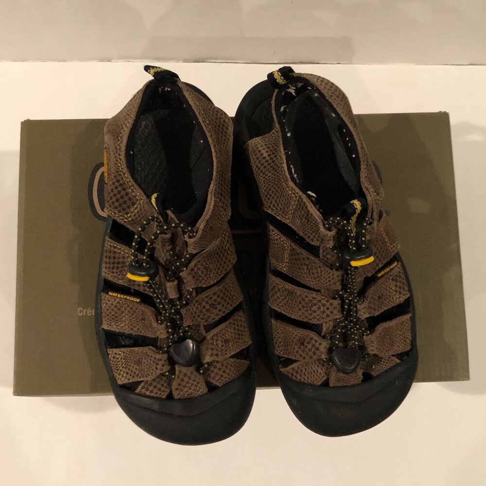 Little Boy Keens Size 3 Brown Newport H2 + Box